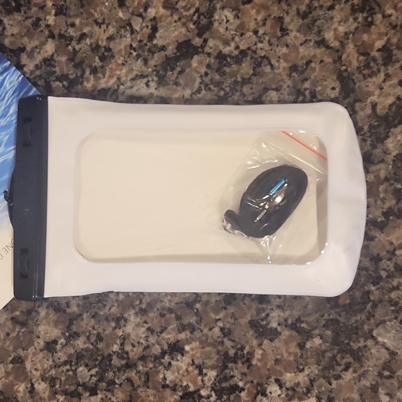 Kolorae Waterproof & Float Phone Dry Bag new white KOI-0771 - Picture 4 of 7